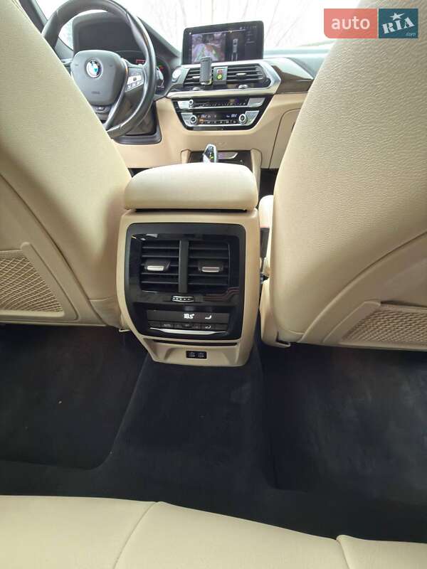 Внедорожник / Кроссовер BMW X3 2020 в Черновцах