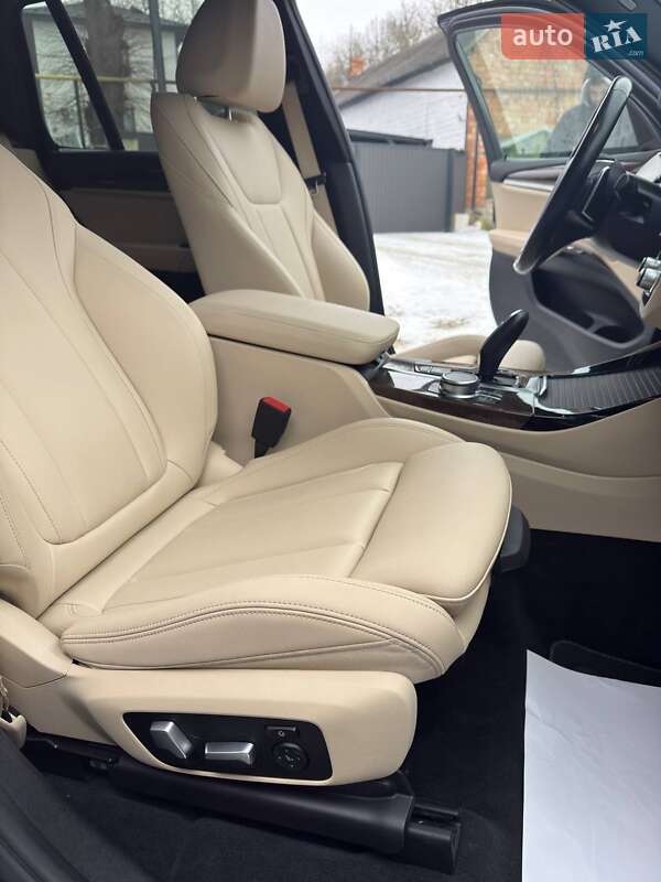 Внедорожник / Кроссовер BMW X3 2020 в Черновцах
