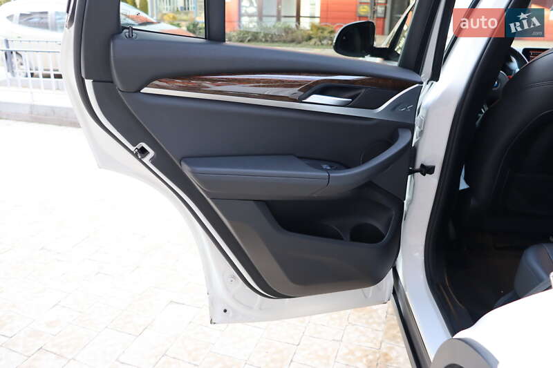 Внедорожник / Кроссовер BMW X3 2019 в Львове