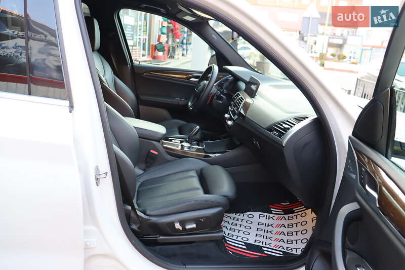 Внедорожник / Кроссовер BMW X3 2019 в Львове