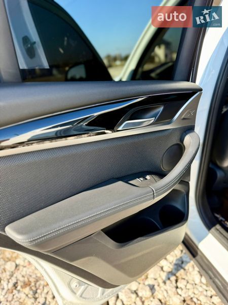 Позашляховик / Кросовер BMW X3 2020 в Новояворівську