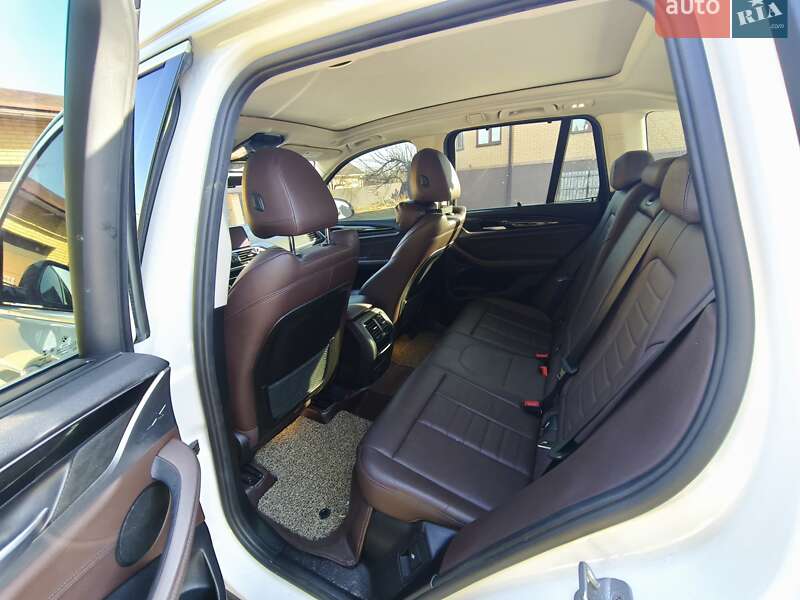 Внедорожник / Кроссовер BMW X3 2018 в Киеве