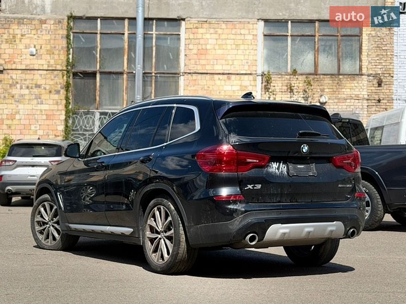 Внедорожник / Кроссовер BMW X3 2019 в Киеве