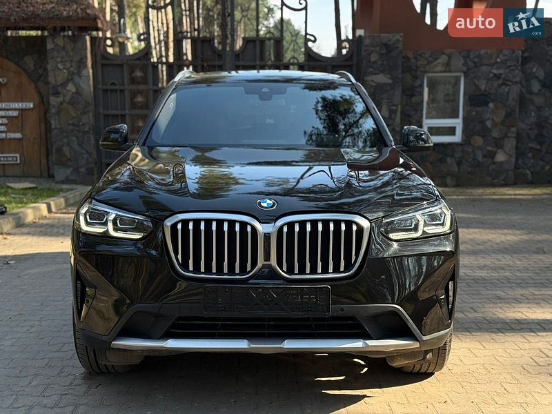 Внедорожник / Кроссовер BMW X3 2022 в Новояворовске
