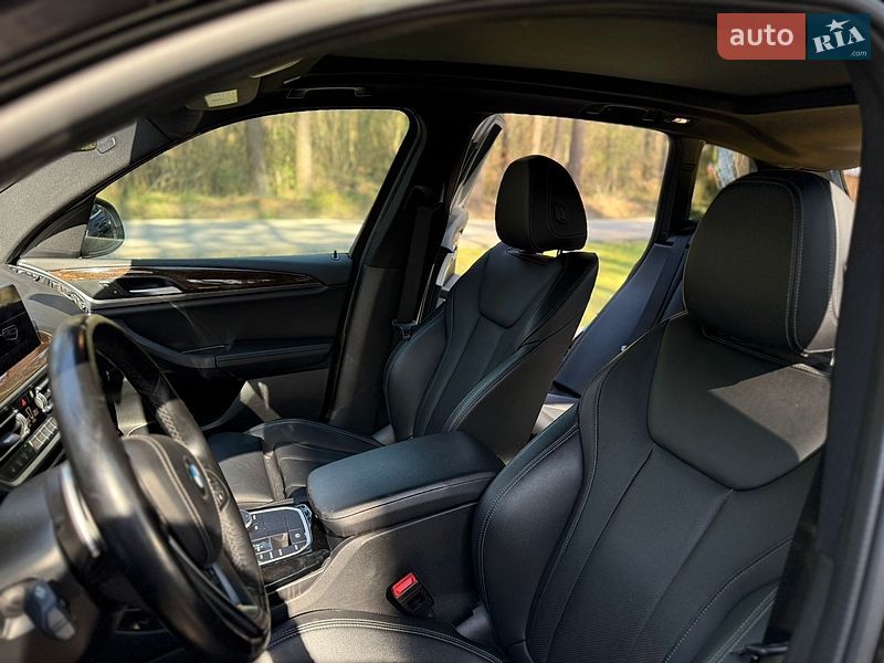 Внедорожник / Кроссовер BMW X3 2022 в Новояворовске