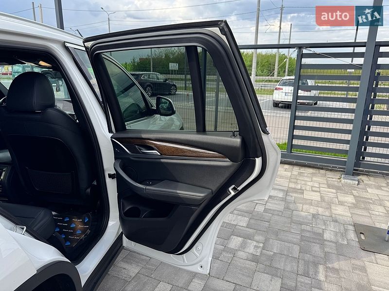 Внедорожник / Кроссовер BMW X3 2018 в Ровно