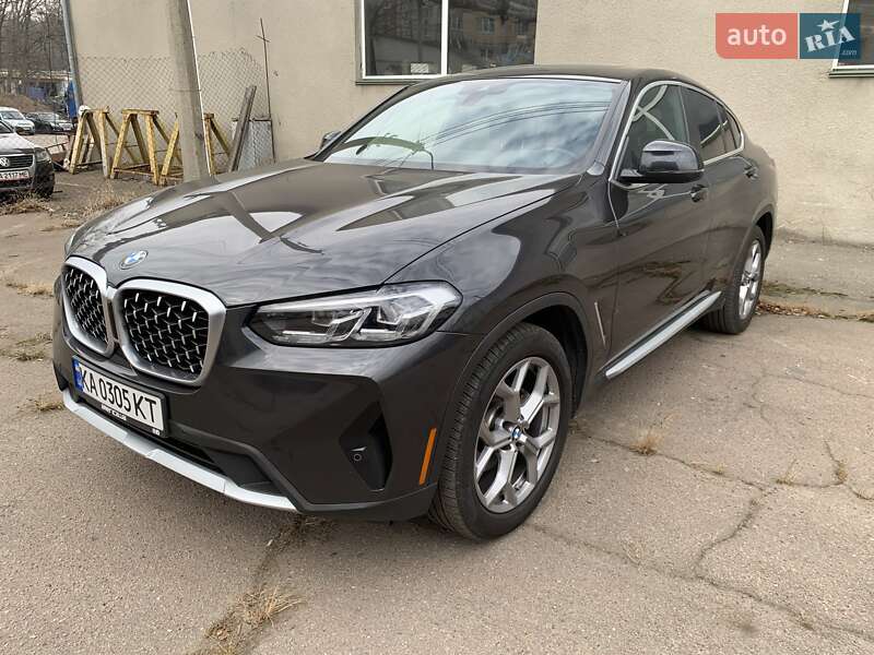 Позашляховик / Кросовер BMW X4 2022 в 