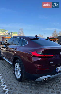 Позашляховик / Кросовер BMW X4 2022 в 