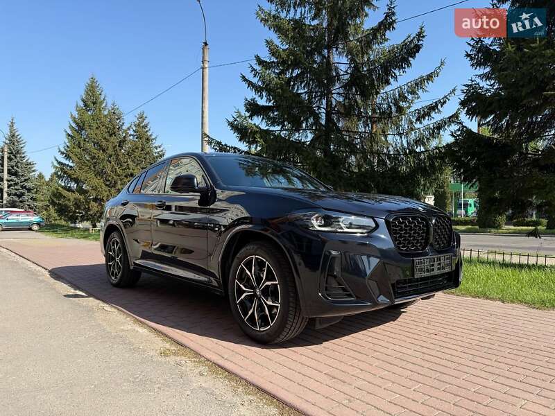 Позашляховик / Кросовер BMW X4 2022 в 