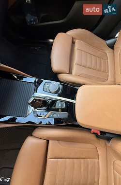 Внедорожник / Кроссовер BMW X4 2021 в 