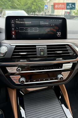 Внедорожник / Кроссовер BMW X4 2021 в 