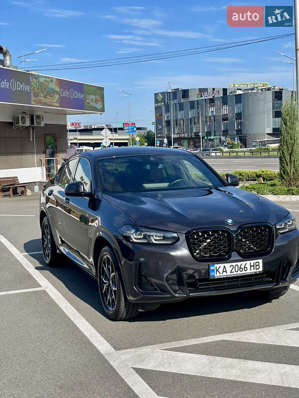 Внедорожник / Кроссовер BMW X4 2021 в 