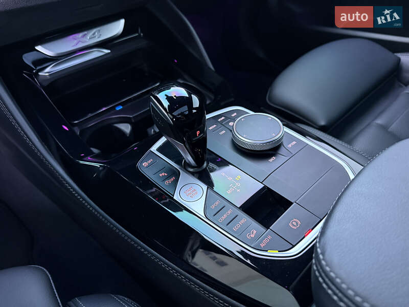 Внедорожник / Кроссовер BMW X4 2022 в Киеве
