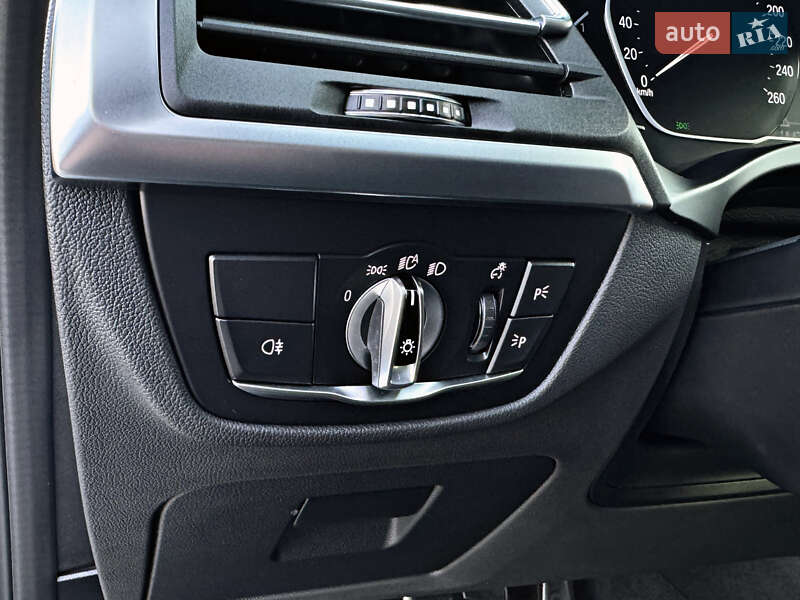 Внедорожник / Кроссовер BMW X4 2022 в Буче