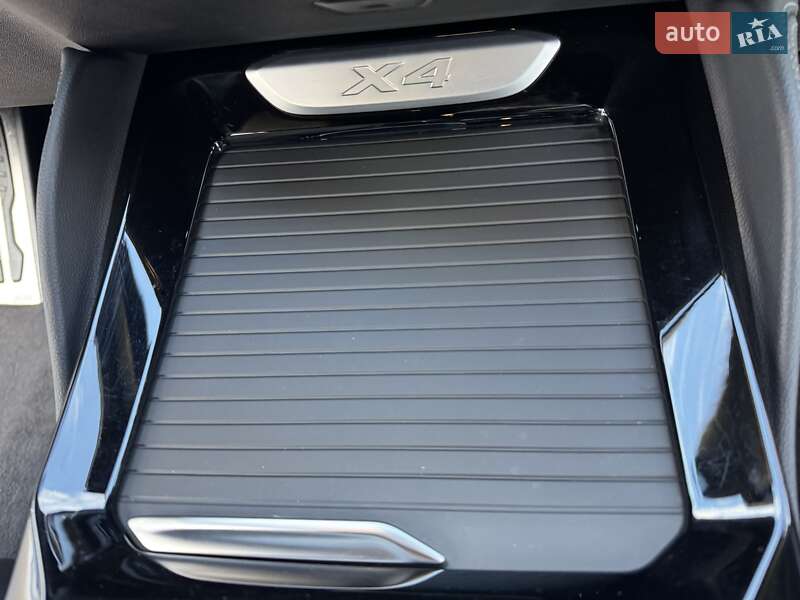 Внедорожник / Кроссовер BMW X4 2022 в Киеве
