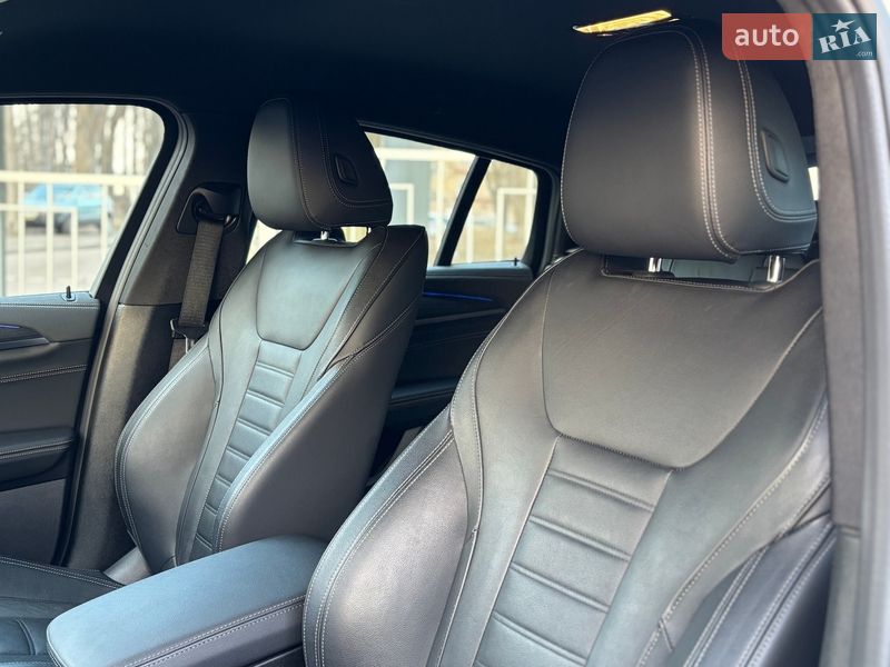 Внедорожник / Кроссовер BMW X4 2022 в Черкассах