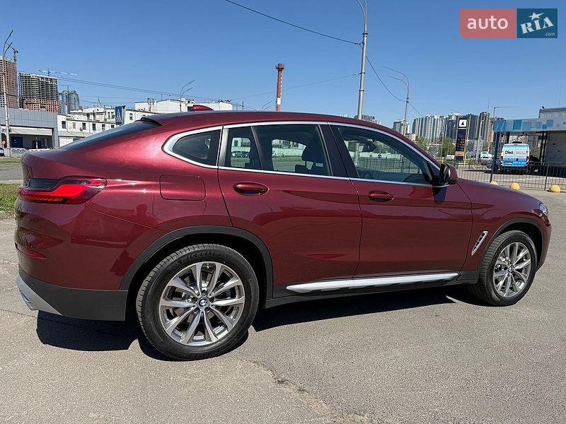 Внедорожник / Кроссовер BMW X4 2022 в Киеве