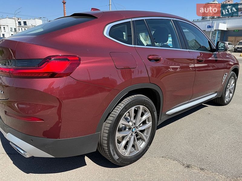 Внедорожник / Кроссовер BMW X4 2022 в Киеве