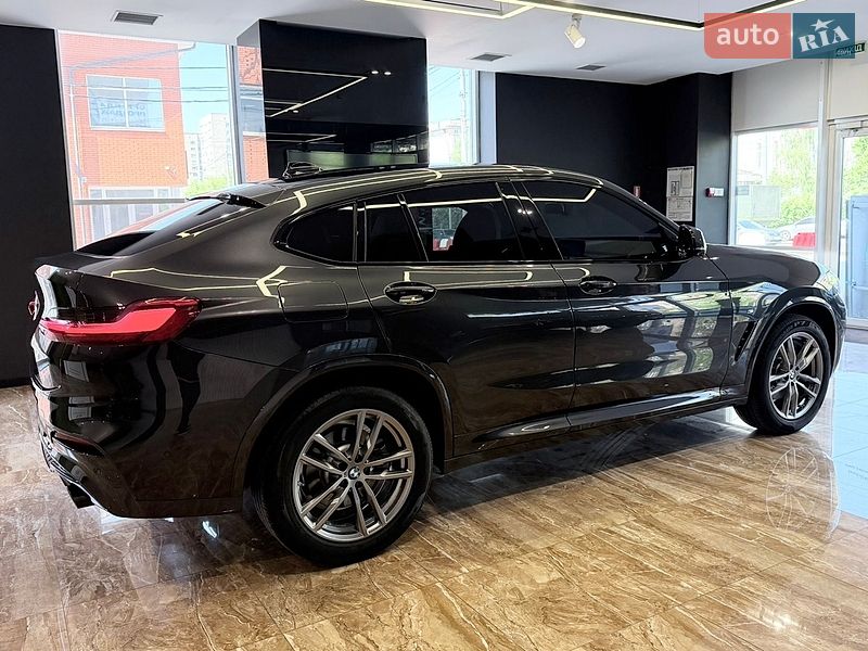 Внедорожник / Кроссовер BMW X4 2021 в Киеве