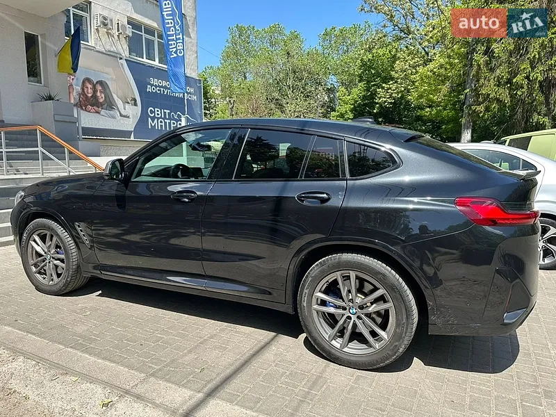 BMW X4 2019 VIN 5UXUJ5C51KLJ63596 фото оголошення 3 з 81