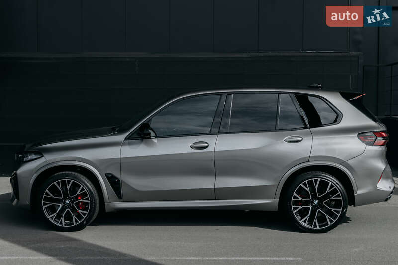 Внедорожник / Кроссовер BMW X5 M 2022 в Киеве