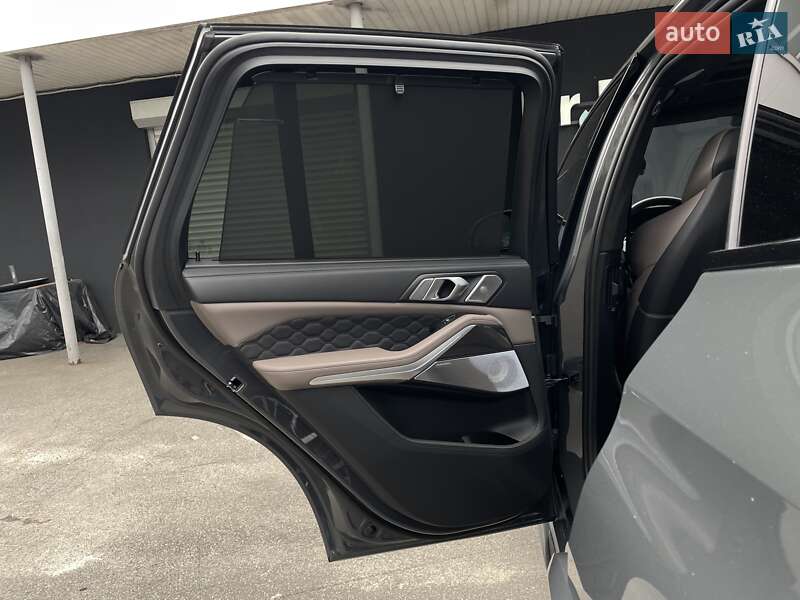 Внедорожник / Кроссовер BMW X5 M 2022 в Киеве