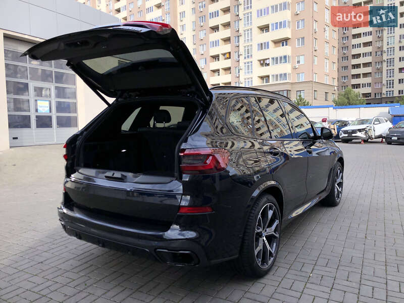 Внедорожник / Кроссовер BMW X5 M 2021 в Одессе