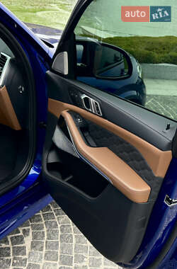 Внедорожник / Кроссовер BMW X5 M 2022 в 