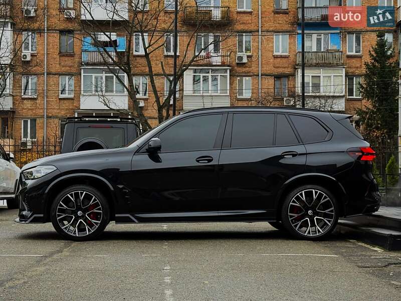 Внедорожник / Кроссовер BMW X5 M 2022 в Киеве