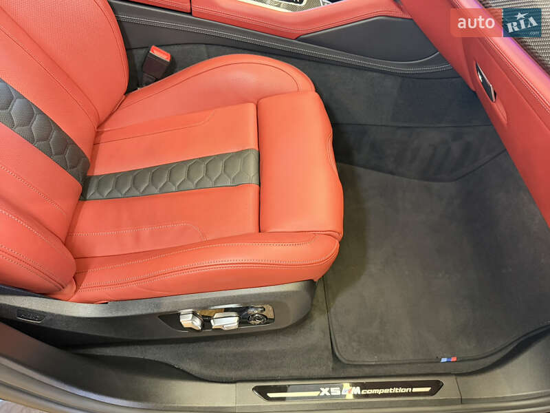 Внедорожник / Кроссовер BMW X5 M 2022 в Киеве