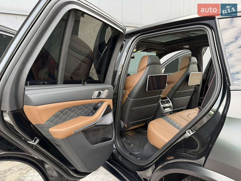 Внедорожник / Кроссовер BMW X5 M 2022 в Киеве