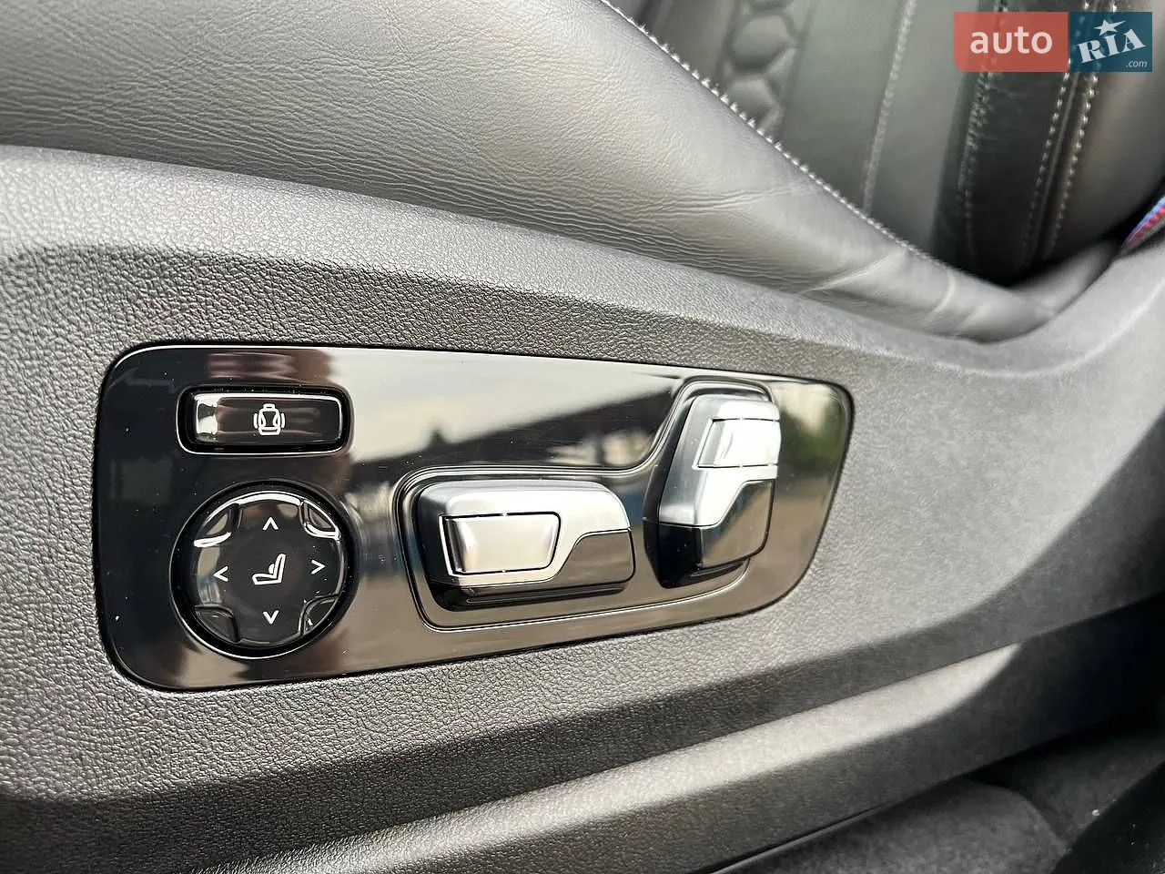 2021 BMW X5 M - мініатюра 26