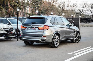 Позашляховик / Кросовер BMW X5 2014 в 
