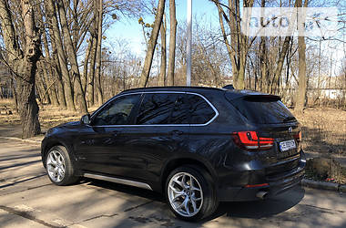 Внедорожник / Кроссовер BMW X5 2014 в Черновцах