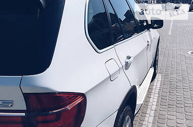 Позашляховик / Кросовер BMW X5 2013 в 