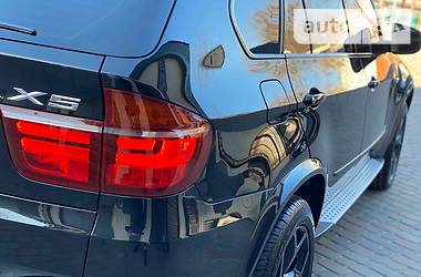 Позашляховик / Кросовер BMW X5 2010 в 