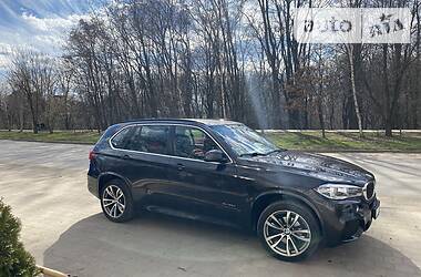 Позашляховик / Кросовер BMW X5 2014 в 