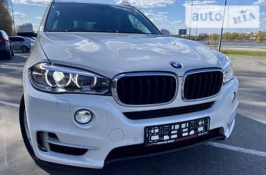 Позашляховик / Кросовер BMW X5 2015 в 