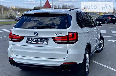 Позашляховик / Кросовер BMW X5 2015 в 