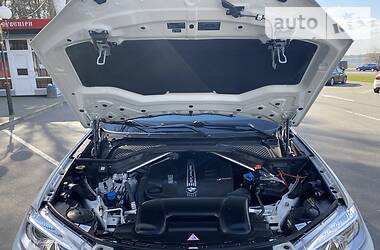 Позашляховик / Кросовер BMW X5 2015 в 