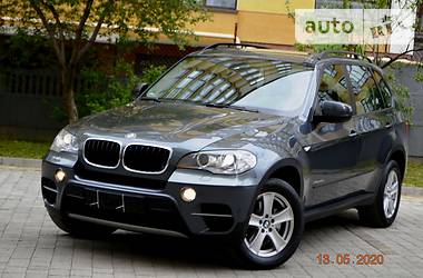 Позашляховик / Кросовер BMW X5 2011 в 