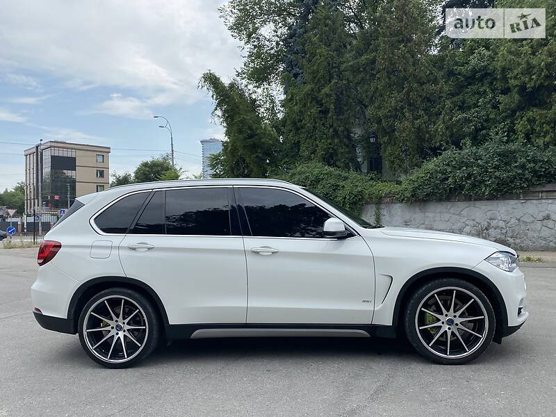Позашляховик / Кросовер BMW X5 2016 в Києві
