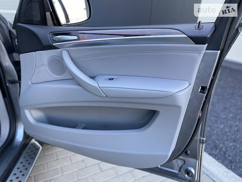 Позашляховик / Кросовер BMW X5 2008 в Києві