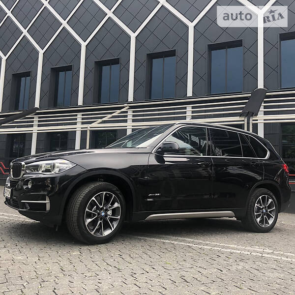 Позашляховик / Кросовер BMW X5 2018 в Чернівцях
