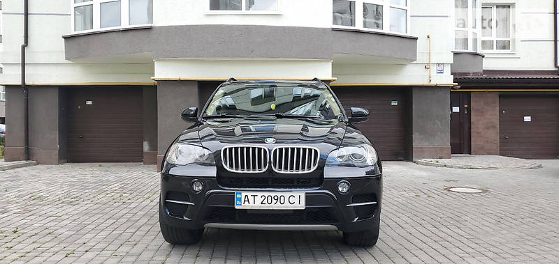 Позашляховик / Кросовер BMW X5 2011 в Івано-Франківську