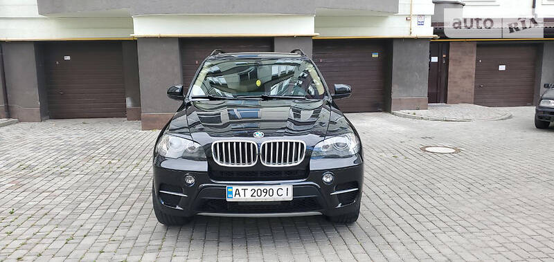 Позашляховик / Кросовер BMW X5 2011 в Івано-Франківську