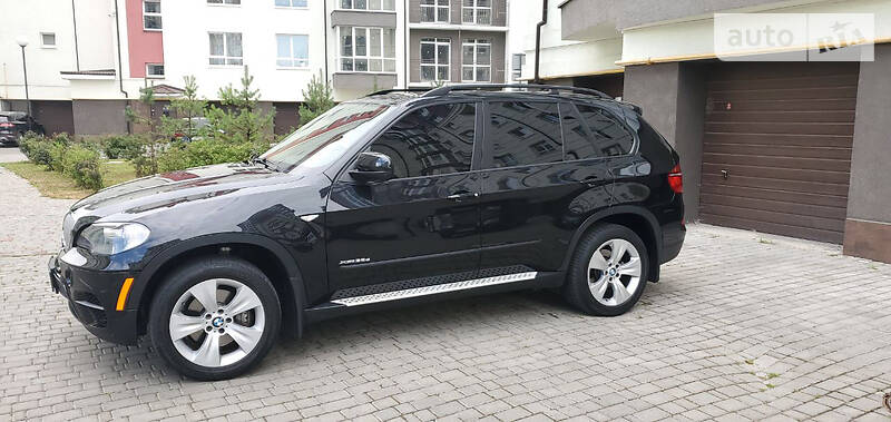 Позашляховик / Кросовер BMW X5 2011 в Івано-Франківську