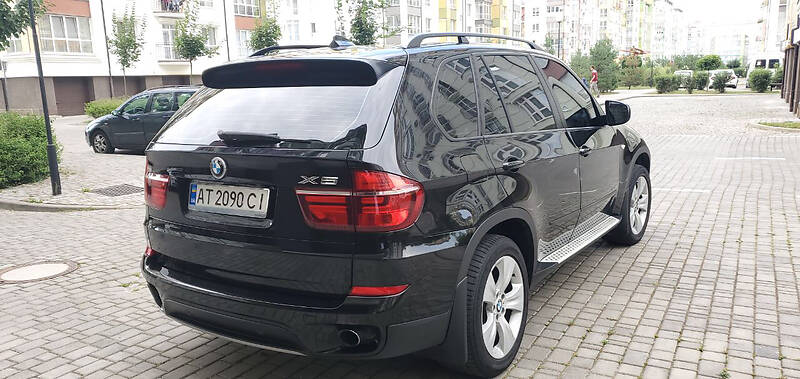 Позашляховик / Кросовер BMW X5 2011 в Івано-Франківську