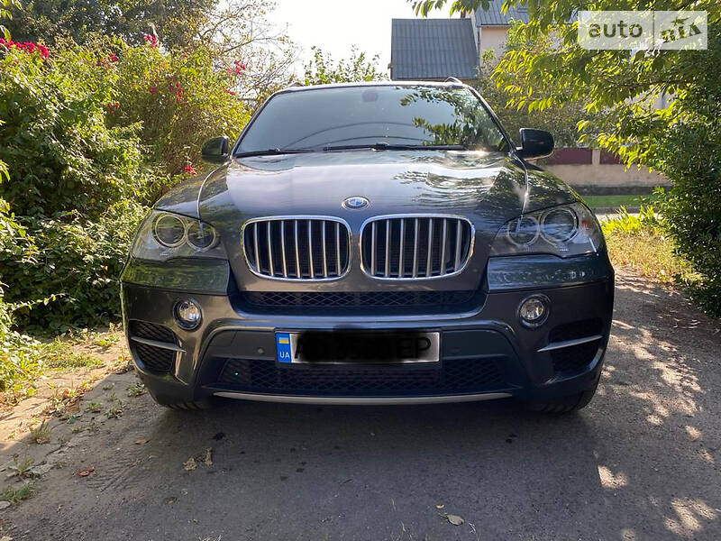 Внедорожник / Кроссовер BMW X5 2013 в Ужгороде