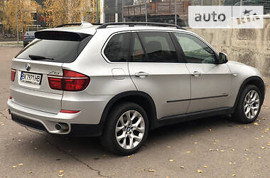 Внедорожник / Кроссовер BMW X5 2013 в Ровно